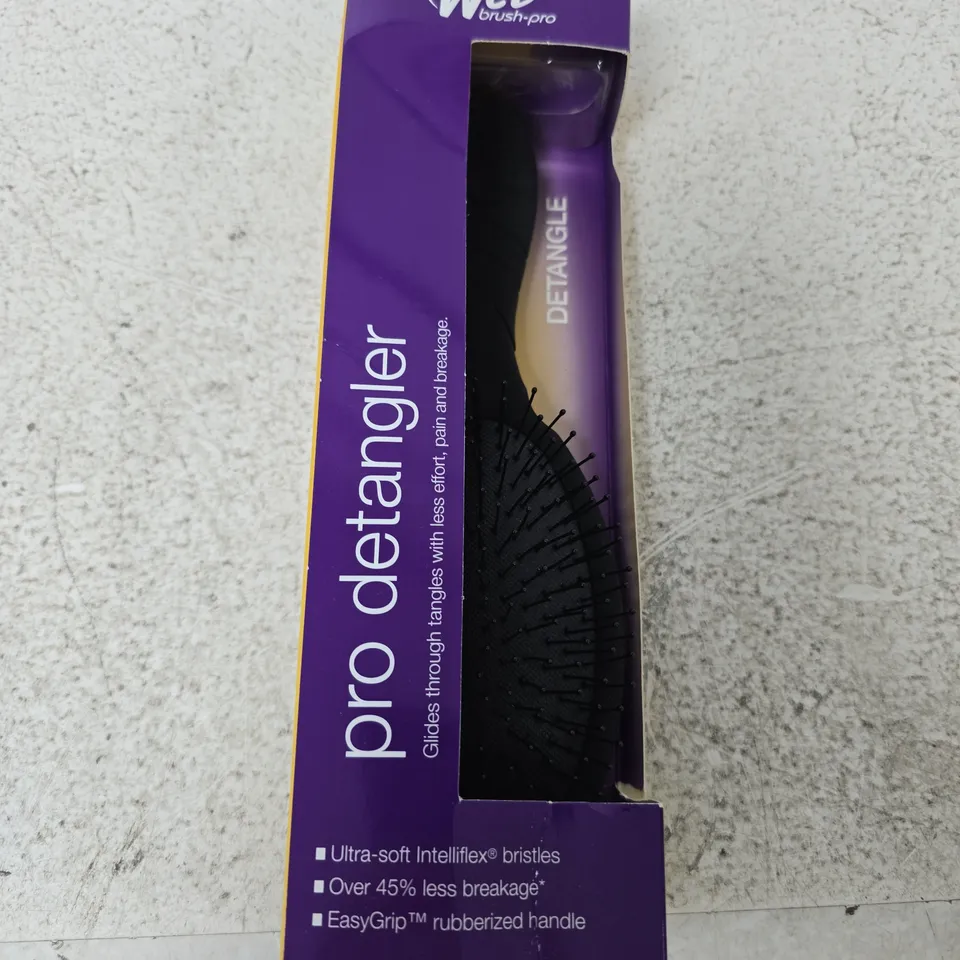 WET BRUSH PRO DETANGLER HAIR BRUSH
