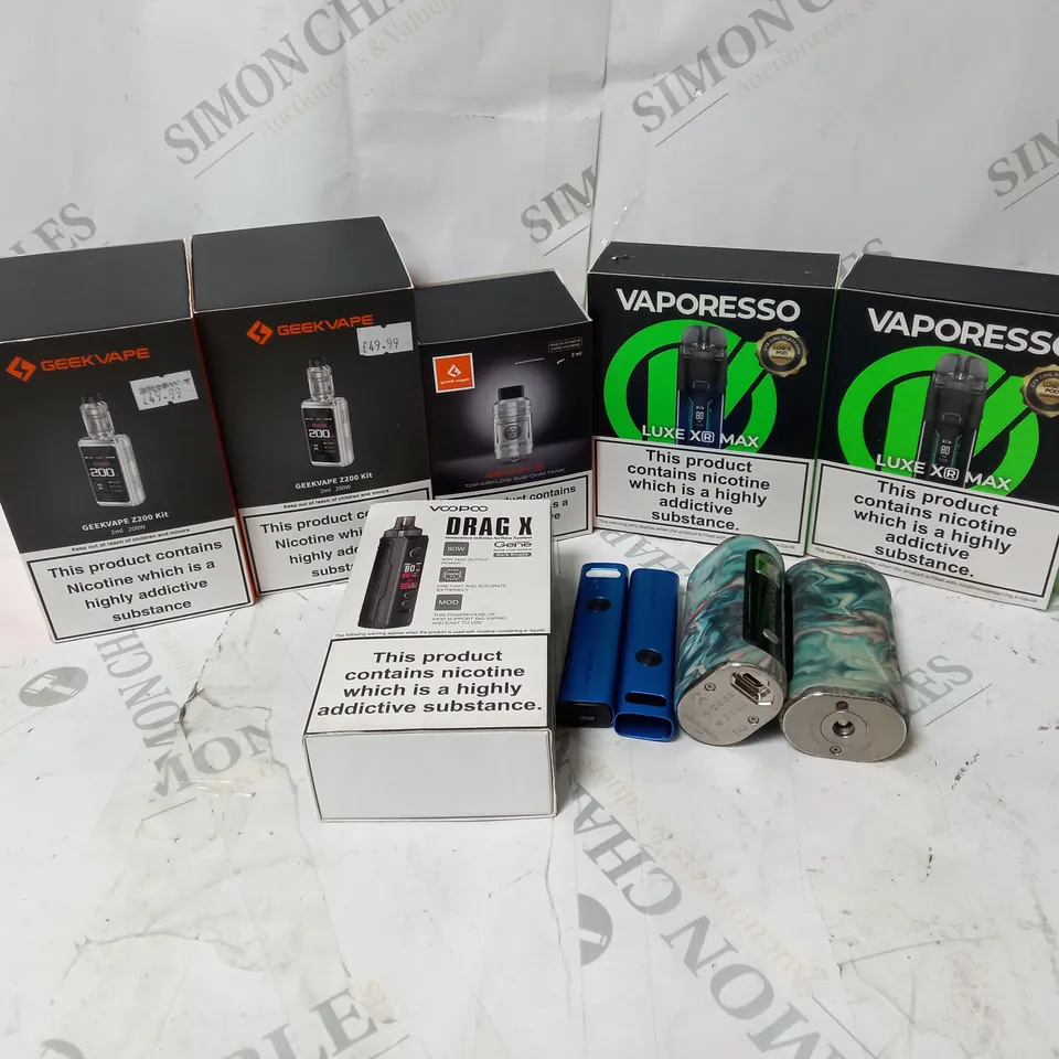 BOX OF APPROXIMATELY 10 ASSORTED E-CIG PRODUCTS TO INCLUDE GEEKVAPE, VAPORESSO, VOOPOO 