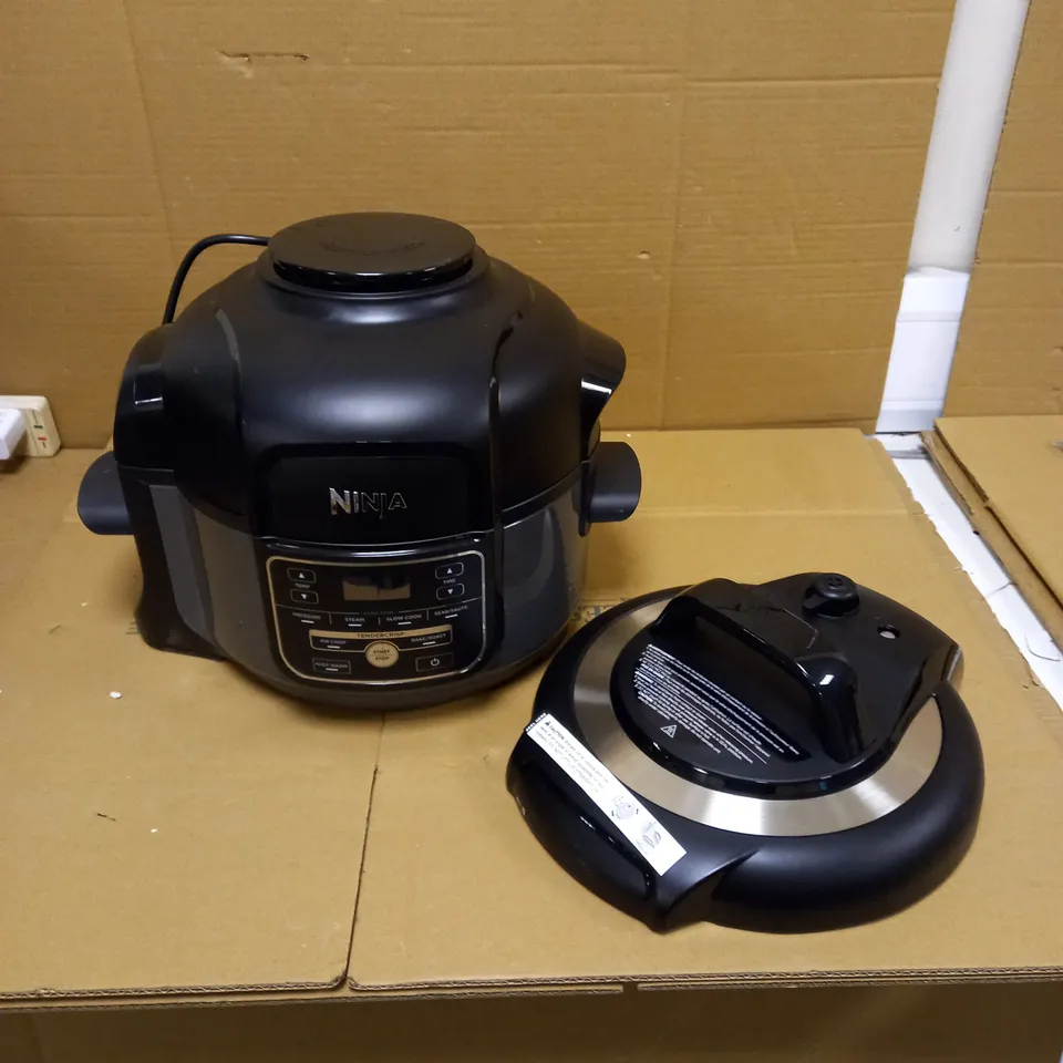 NINJA MULTI-COOKER