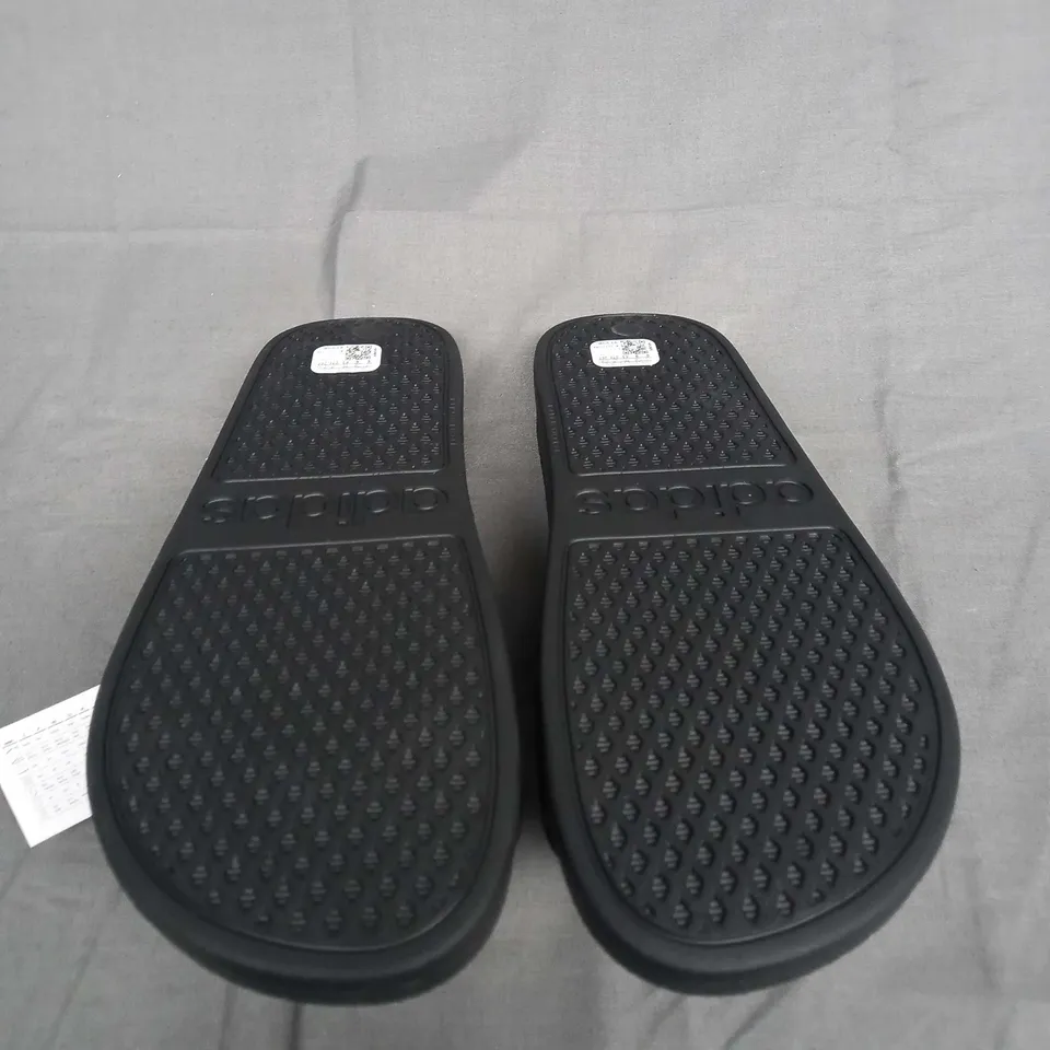 UNBOXED PAIR OF ADIDAS BLACK ADILETTE AQUA SLIDES SIZE UK 9