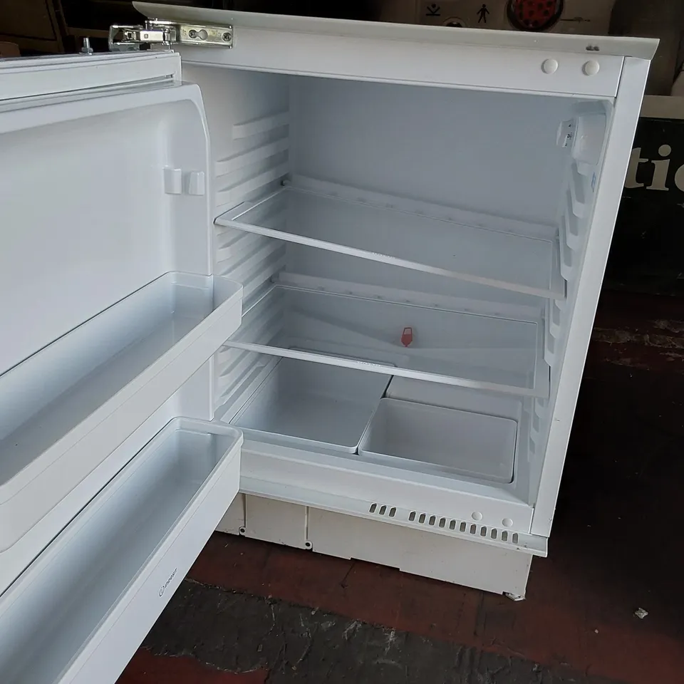 INDESIT UNDERCOUNTER FRIDGE 