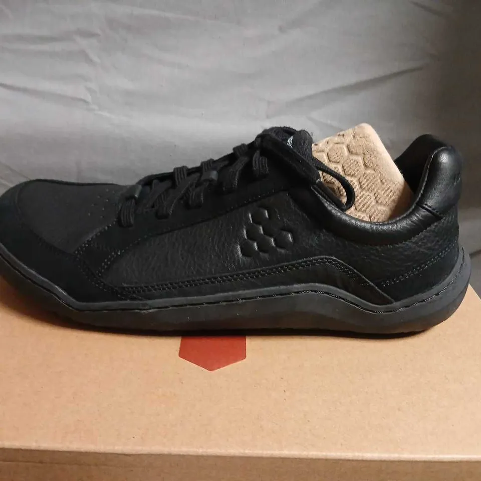 VIVOBAREFOOT GOBI II SNEAKER – PREMIUM LEATHER, TRIPLE OBSIDIAN LEATHER, UK 9 (EU 43)