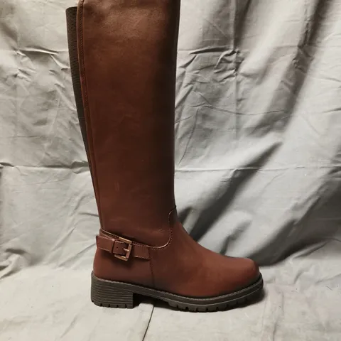 BOXED PAIR OF ONFIRE KNEE-HIGH BOOTS IN BROWN SIZE 6