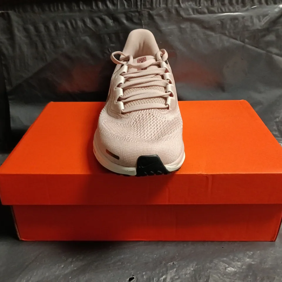 BOXED PAIR OF NIKE AIR ZOOM PEGASUS 41 RPM TRAINERS IN PINK/ANTHRACITE SIZE UK 6