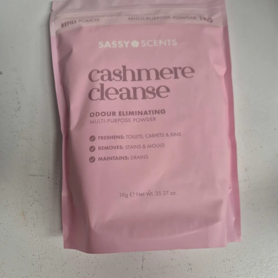 TOTE OF APPROXIMATELY 14 ASSORTED ITEMS TO INCLUDE: CASHMERE CLEANSE MULTI PURPOSE POWDER