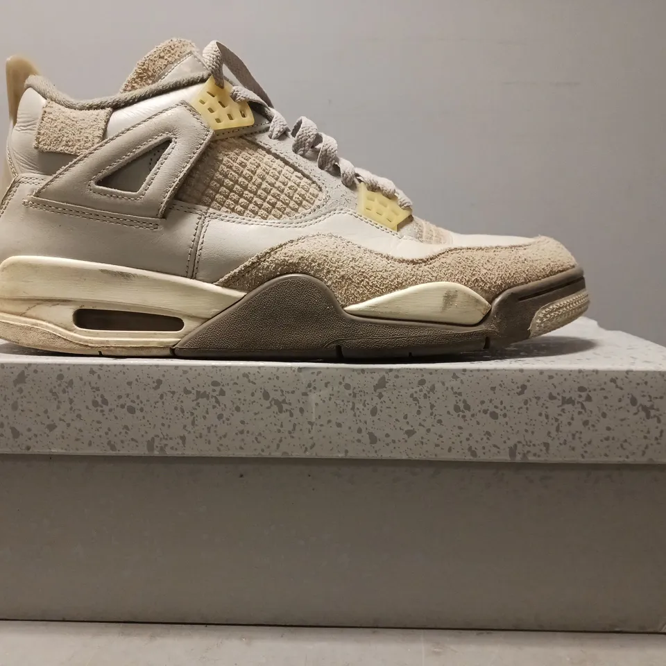 BOXED PAIR OF AIR JORDAN 4 RETRO SHOES IN PHOTON DUST/PALE VANILLA UK SIZE 9.5