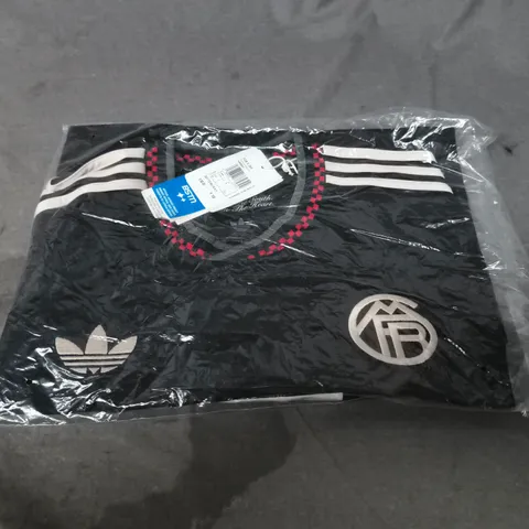 BAGGED FC BAYERN MUINCH AWAY JERSEY - SIZE L
