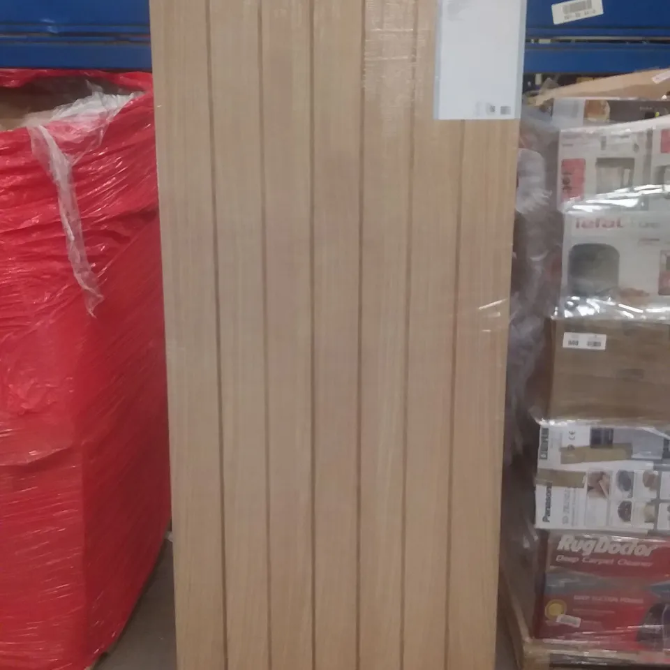 GEOM VERTICAL 3 PANEL OAK VANEER INTERNAL DOOR 1981x762mm