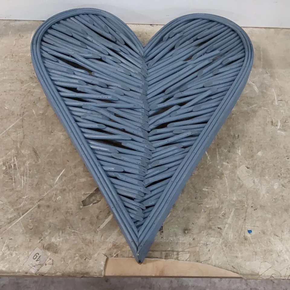 BOXED RATTAN HEART WALL DECOR - BLUE (1 BOX)
