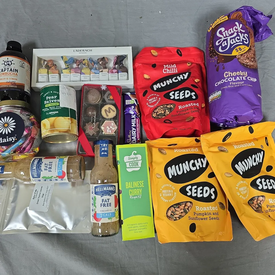 LOT OF 15 ASSORTED FOOD ITEMS TO INCLUDE KOMBUCHA, MUNCHY SEEDS AND HELLMANS VINAIGRETTE