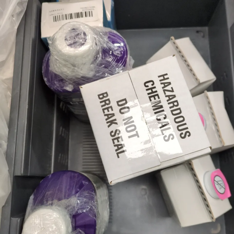 APPROXIMATELY 10 ASSORTED HOUSEHOLD PRODUCTS TO INCLUDE SMOL WASHING UP LIQUID REFILLS, BED BUG KILLER SPRAY, VIRA SAFE ANTI-BACTERIAL SANITISER SPRAY ETC 