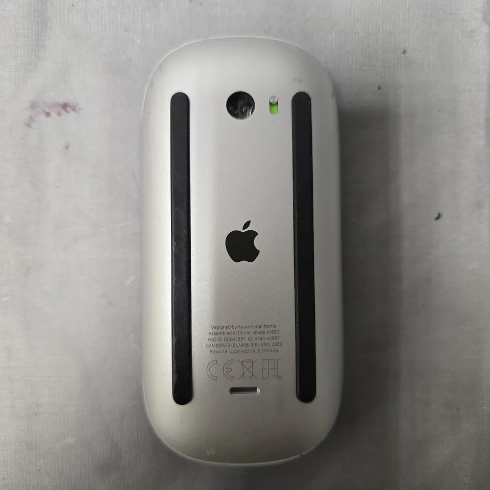 APPLE MAGIC MOUSE (WHITE) – WIRELESS COMPUTER PERIPHERAL