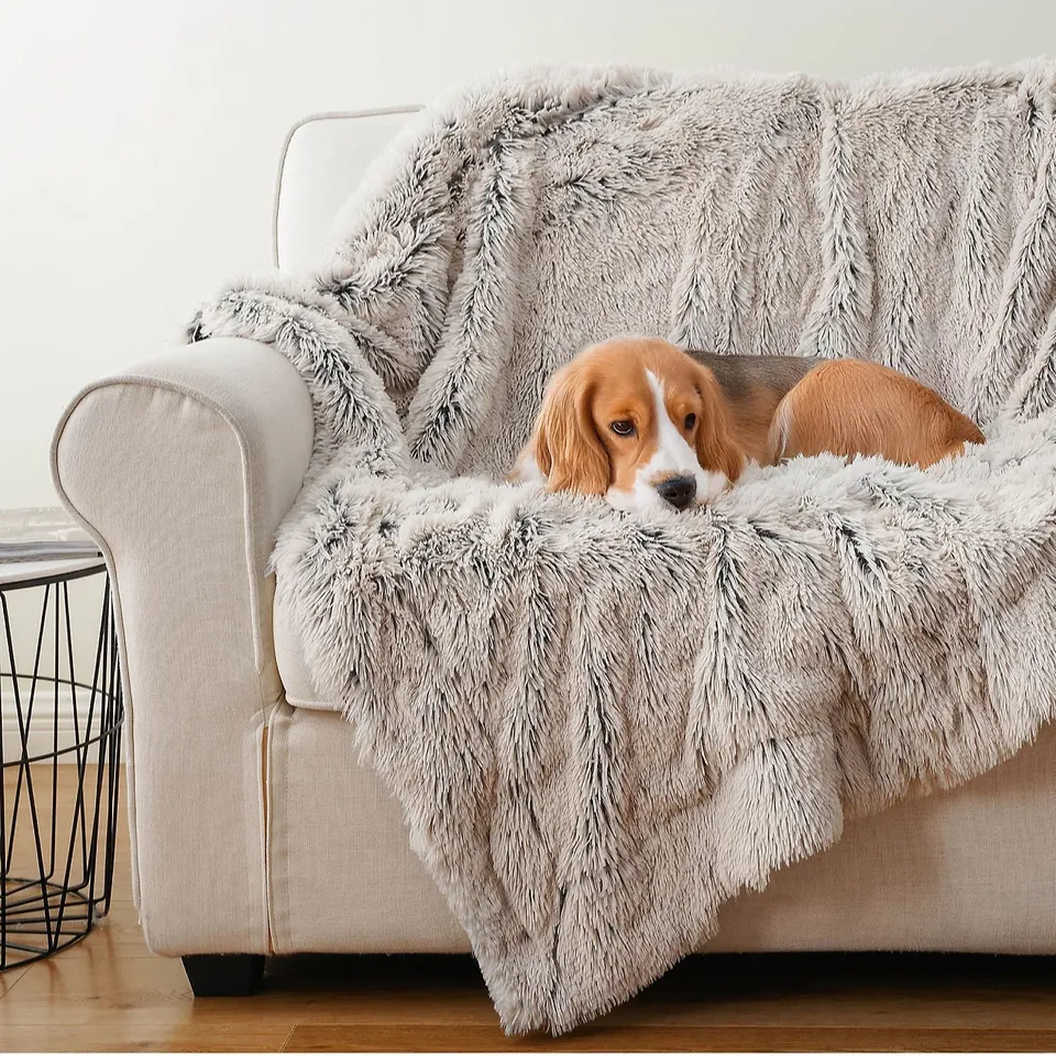 FLUFFY PET BLANKET WITH ODOUROLOGY