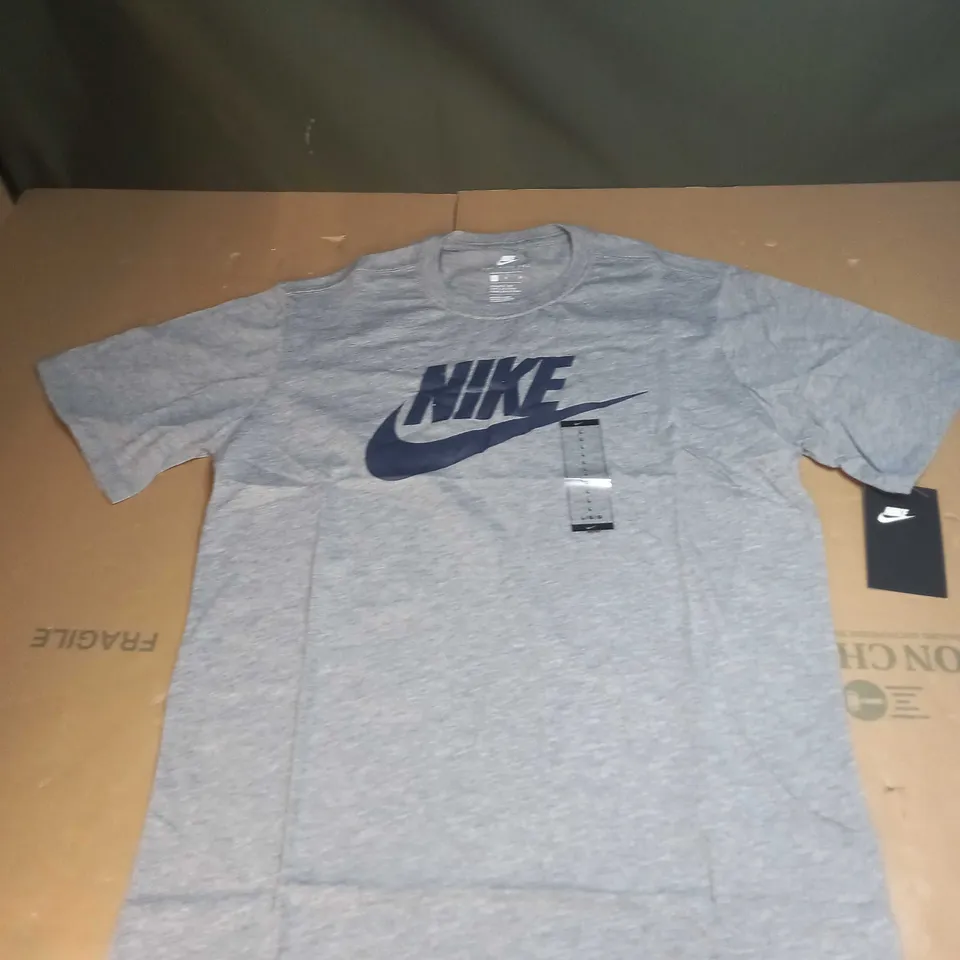 MENS NIKE LOGO T-SHIRT SIZE L