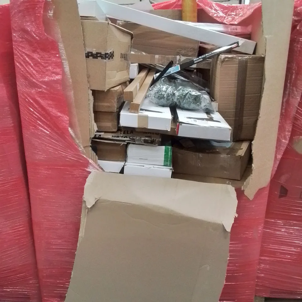 PALLET OF ASSORTED HOUSEHOLD GOODS AND PRODUCTS TO INCLUDE; NESTING COFFEE TABLES, CHILDREN'S TRAMPOLINES, DOORWAY CHIN-UP BARS ETC