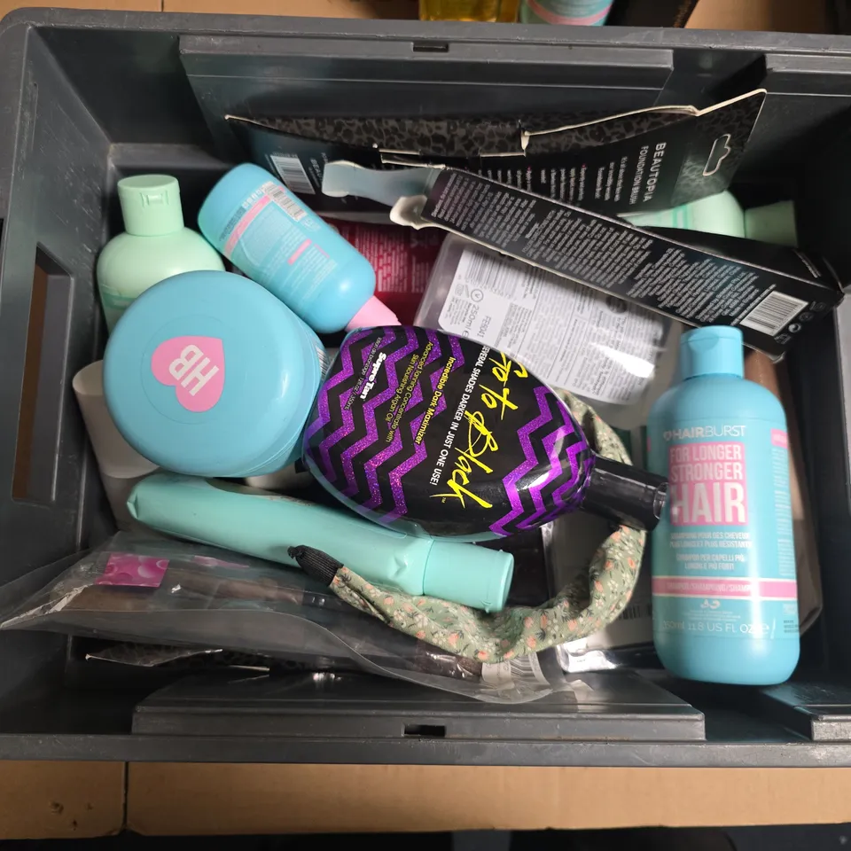 APPROXIMATELY 15 ASSORTED HEALTH & BEAUTY PRODUCTS TO INCLUDE HAIRBURST SHAMPOO, ARGAN OIL OF MOROCCO, NATUREE HAIR OIL ETC - COLLECTION ONLY