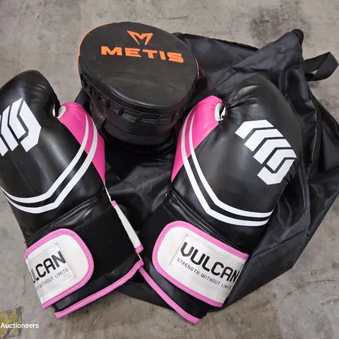 VULCAN BOXING GLOVES & METIS PUNCH PAD