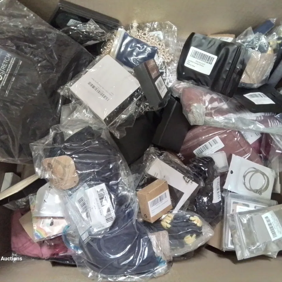 BOX CONTAINING LARGE AMOUNT OF MIXED FASHION ITEMS TO INCLUDE: LARGE AMOUNT OF SILVER PLATE AND COSTUME JEWELLERY, CLOTHING ITEMS ETC.	