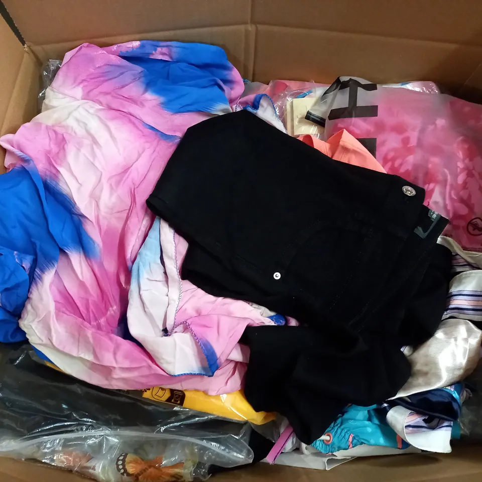 LARGE BOX OF ASSORTED CLOTHING ITEMS TOO INCLUDE TOPS , DRESSES AND PANTS ALL IN VARIOUS SIZES AND COLOURS 