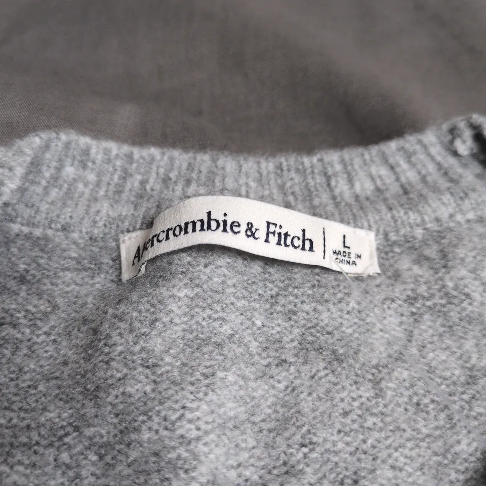 ABERCROMBIE & FITCH GREY FLEECE CREWNECK SWEATSHIRT – SIZE L