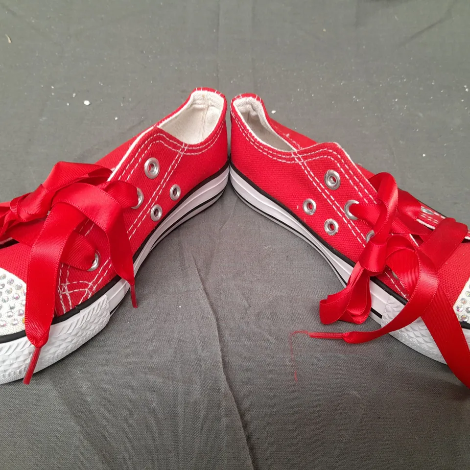 BOX OF APPROXIMATELY 20 BOXED PAIRS OF DESIGNER SHOES IN RED W. JEWEL EFFECT - VARIOUS SIZES