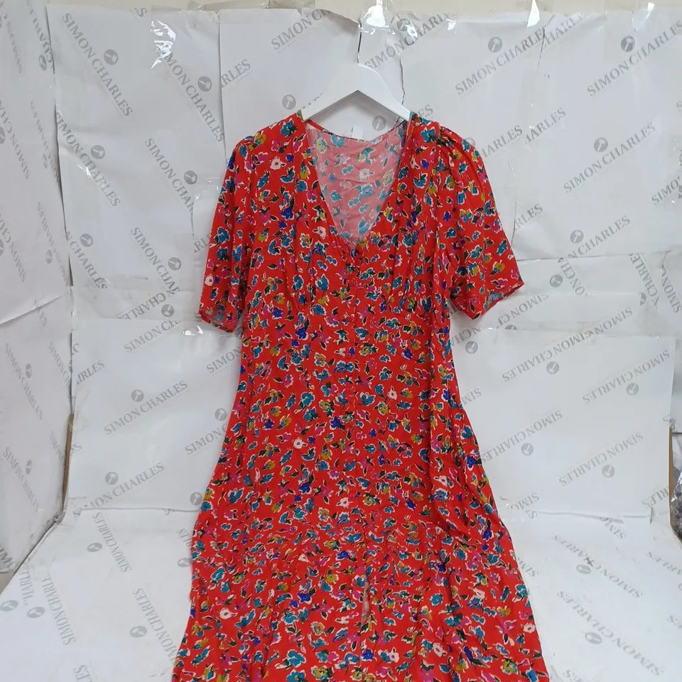 12 FINERY DETAILED DRESSES IN VARIOUS STYLES 