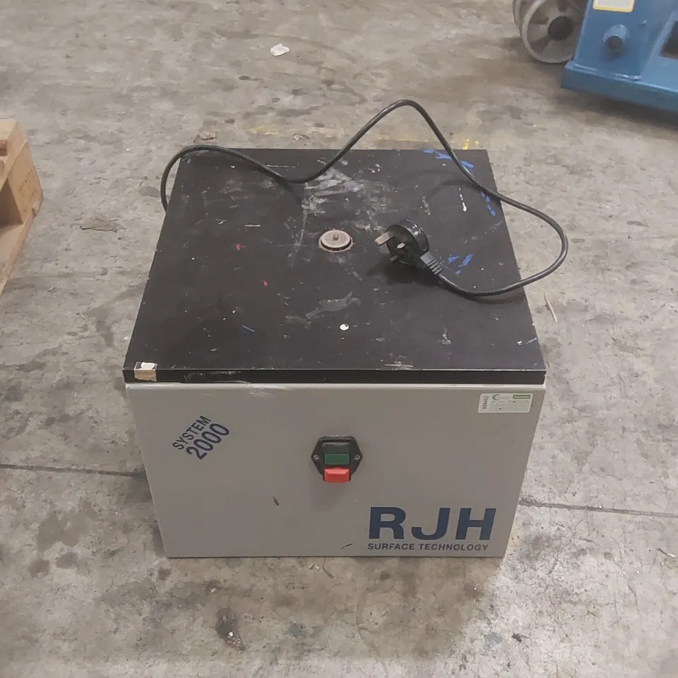 MORRISFLEX 2010 GERBIL BENCHTOP MULTI-PURPOSE VACUUM-FORM TRIMMING AND FINISHING MACHINE