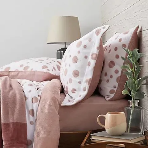COZEE HOME REVERSIBLE VELVETSOFT 7 PIECE COMPLETE BEDDING COLLECTION- PINK DOUBLE