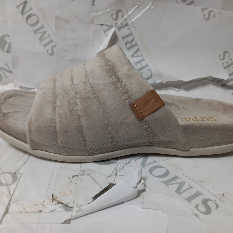STRIVE MARDEILLE STONE SANDALS SIZE UK 5 