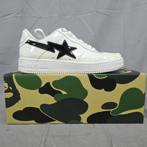 BOXED PAIR OF A BATHING APE STAR PRINTED LEATHER SNEAKERS IN WHITE/BLACK SIZE UK 8