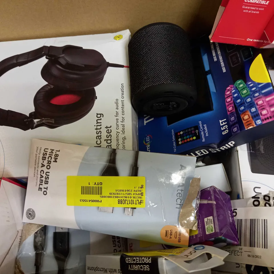 LOT OF APPROX. 15 ASSORTED ELECTRICALS INCLUDING HEADPHONES, REMOTE, SPEAKERS