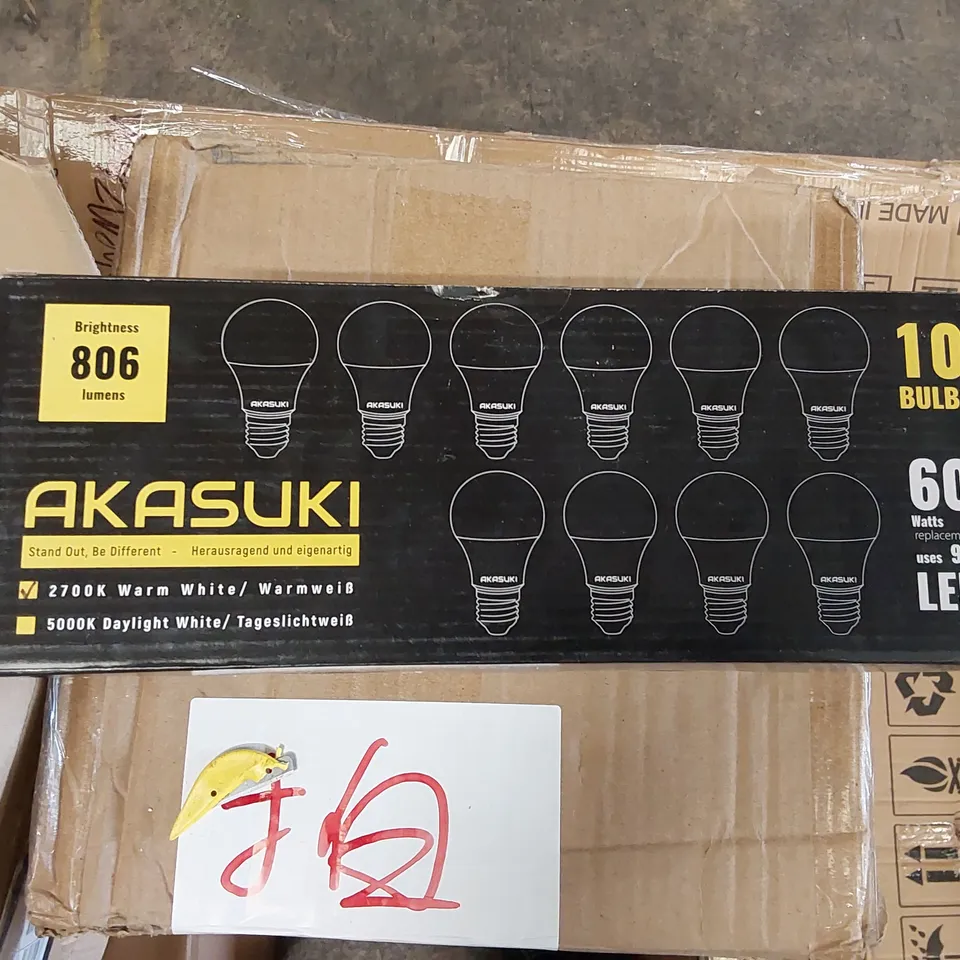 BOX OF BRAND NEW ASSORTED LIGHT BULBS AND ELECTRICALS TO INCLUDE;