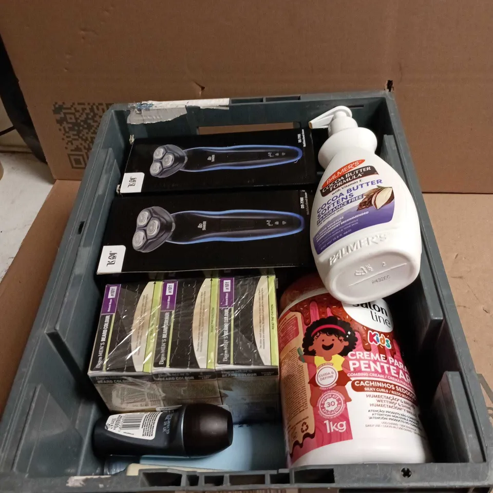 TOTE OF APPROXIMATELY 12 ASSORTED COSMETIC ITEMS TO INCLUDE CERA VE, PALMERS COCOA BUTTER, SHAVER, SALON LINE KIDS ETC