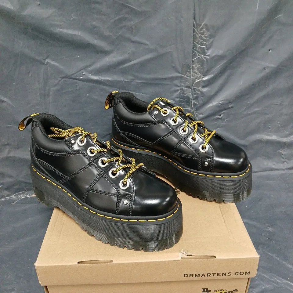 BOXED PAIR OF DR MARTENS 5I MAX BLACK BUTTERO UK 6 