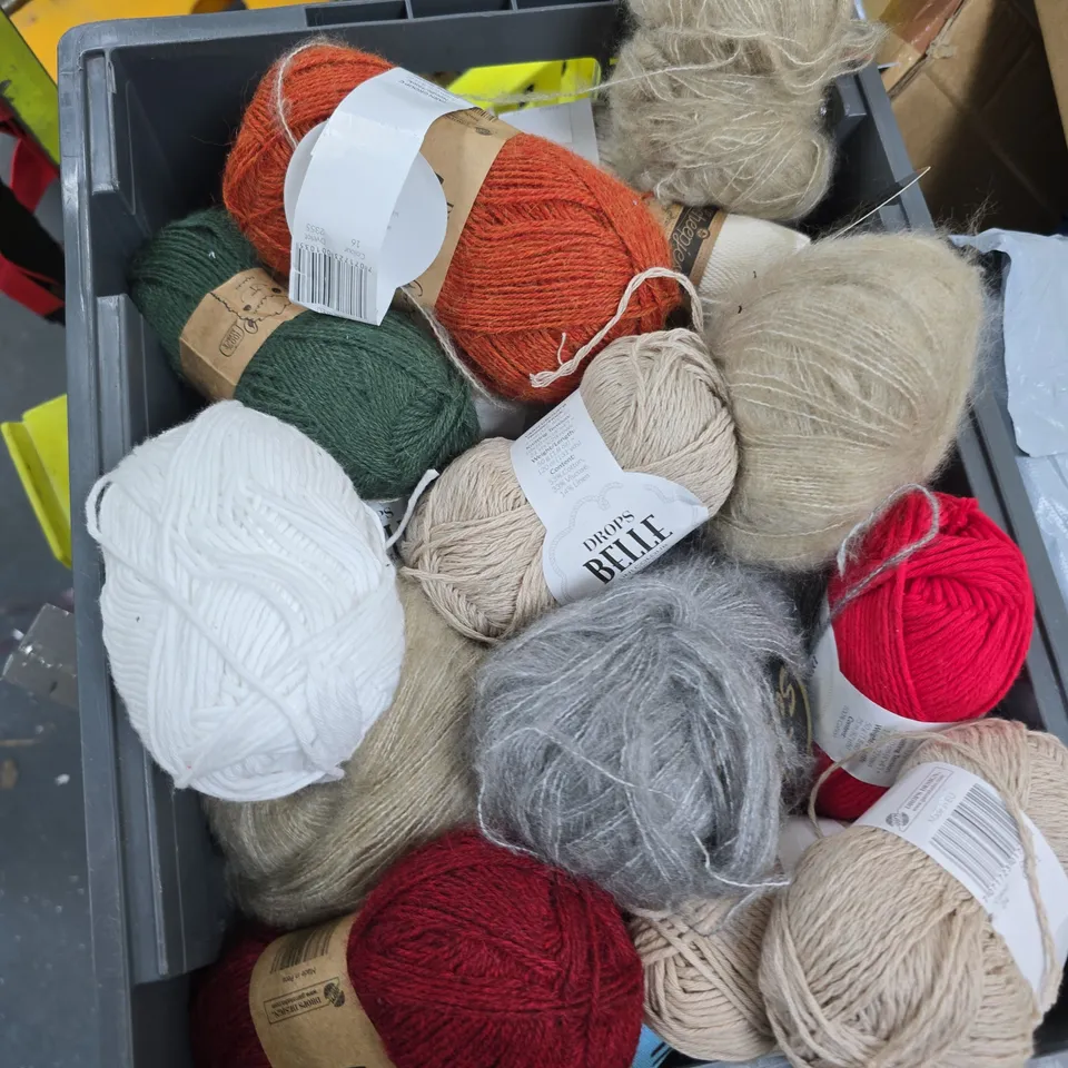 PALLET TO CONTAIN LARGE AMOUNT OF ASSORTED ITEMS TO INCLUDE: ASSORTED YARN BALLS