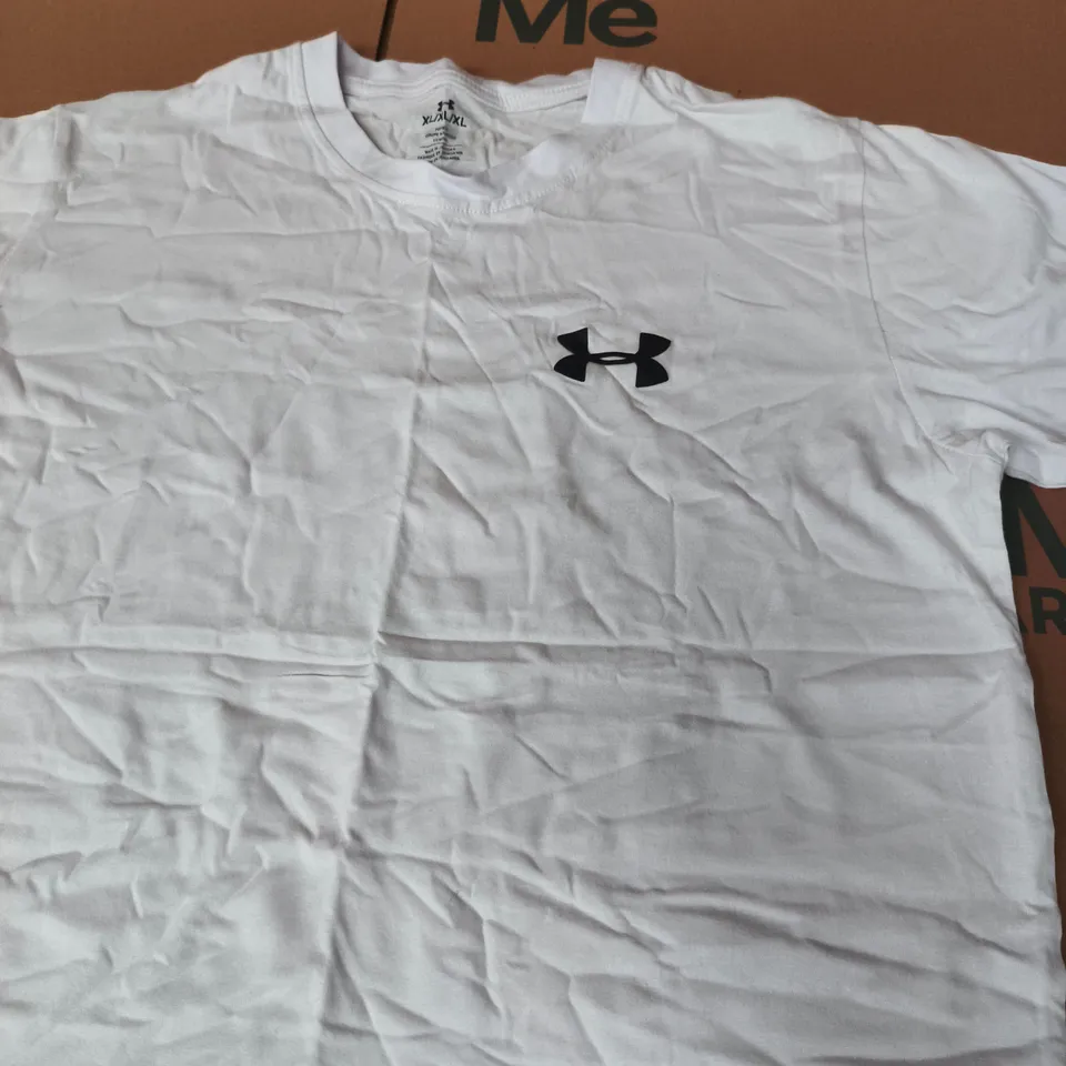 UNDER ARMOUR WHITE T-SHIRT WITH CHEST LOGO – SIZE XL