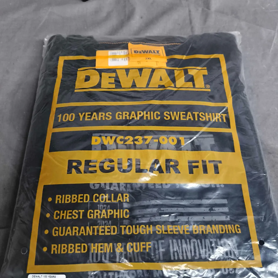 DEWALT 100 YEARS GRAPHIC SWEATSHIRT – BLACK, UK 2XL