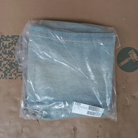 BAGGED MOTEL EXTRA LOW RISE FLARE JEANS IN BREEZE BLUE WASH SIZE 34/32