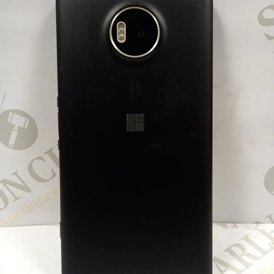 MICROSOFT LUMIA 950 XL RM-1085 IN BLACK