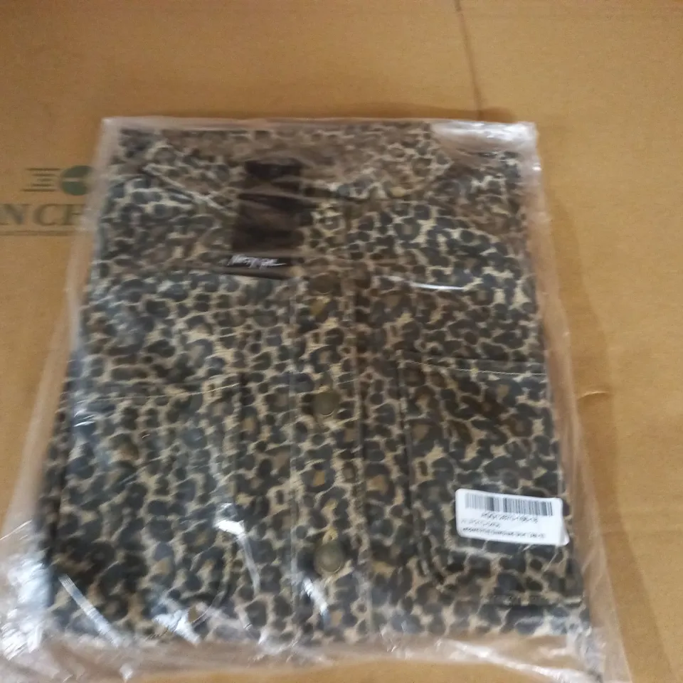 BAGGED NASTYGAL LEOPARD PRINT OVERSIZED SHIRT - 10