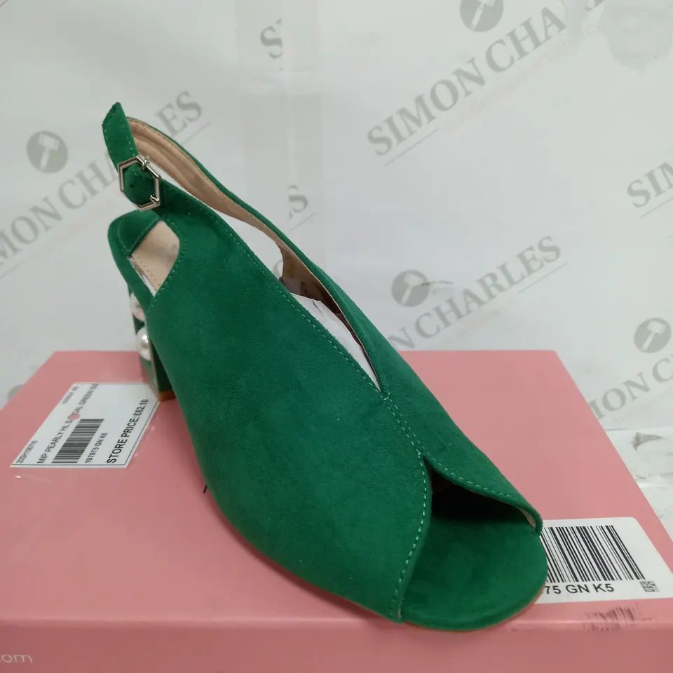 MODA IN PELLE PEARL HEELED SANDALS IN GREEN - SIZE 5