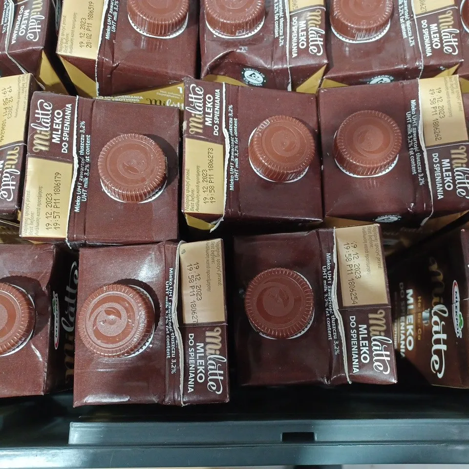 BOX OF APPROX 11 ASSORTED FOOD ITEMS TO INCLUDE - MLEKPOL MILATTE MILK FOR FROTHING 