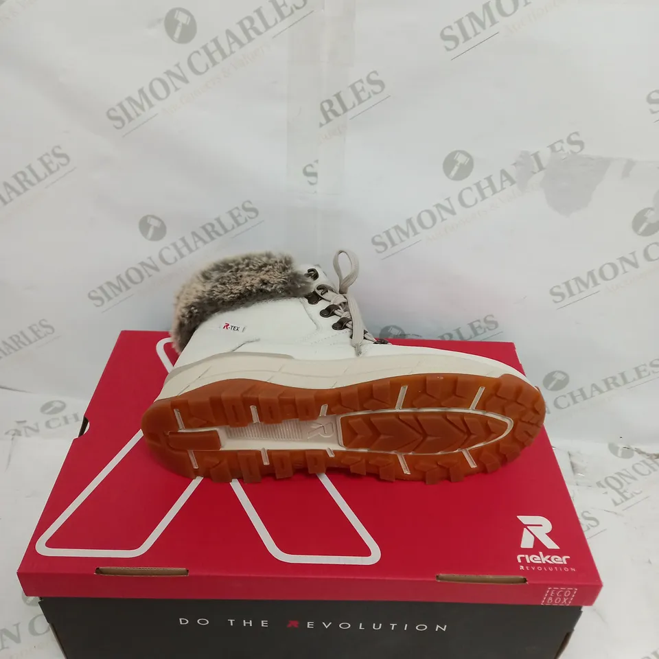 BOXED RIEKER REVOLUTION FUR HIKING BOOTS WHITE SIZE 7.5 