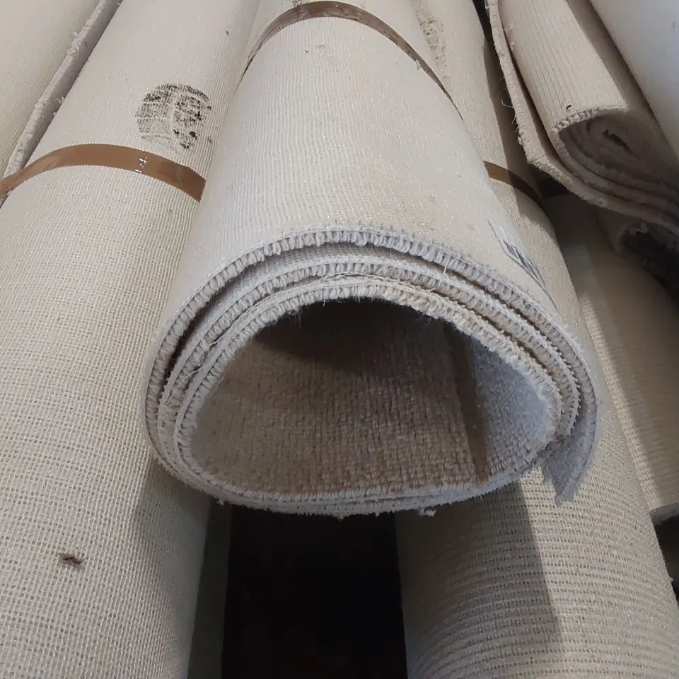 ROLL OF QUALITY RARE BREEDS LOOP LINEN CARPET - APPROXIMATELY 5 x 1.89m