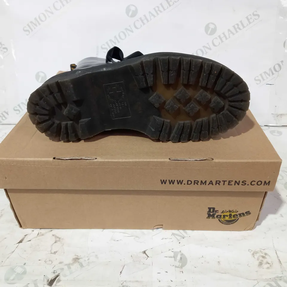BOXED PAIR OF DR MARTENS MOLLY BOOTS IN BLACK UK SIZE 4