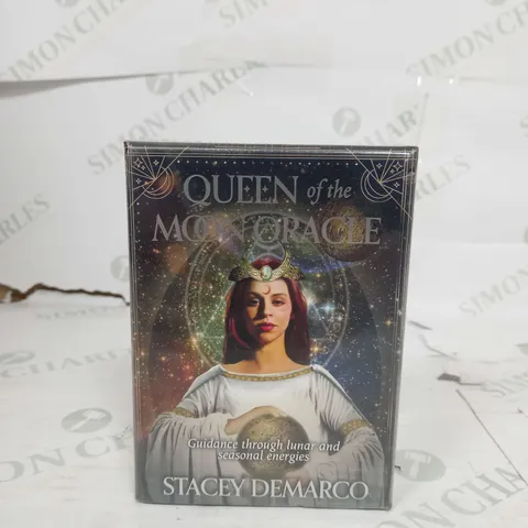 QUEEN OF THE MOON ORACLE - TAROT CARDS