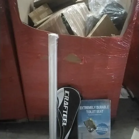 PALLET OF ASSORTED HOUSEHOLD GOODS AND PRODUCTS TO INCLUDE; TENNIS RACKET, DURABLE TOILET SEAT, BLINDS, BOXED FURNITURE ETC