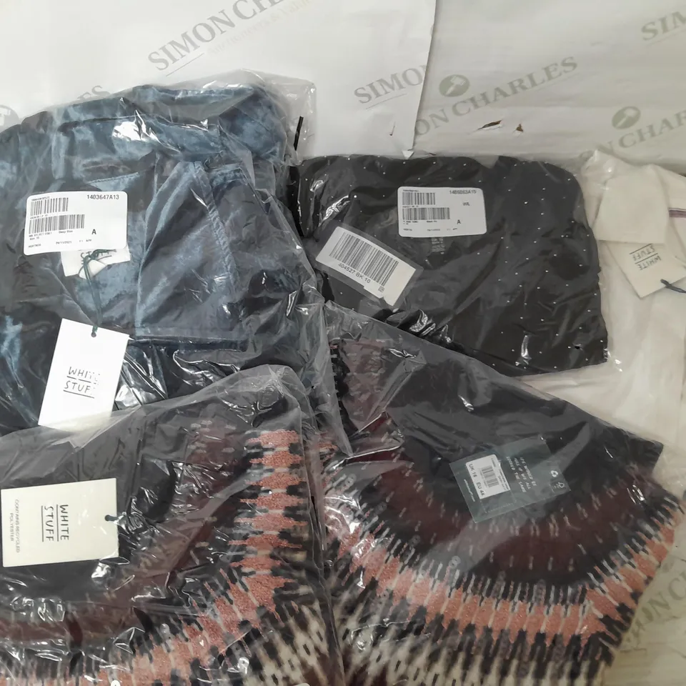 A BOX OF 10 CLOTHING ITEMS TO INCLUDE 2 WHITE STUFF JUMPERS AND A BLUE VELVET COAT 