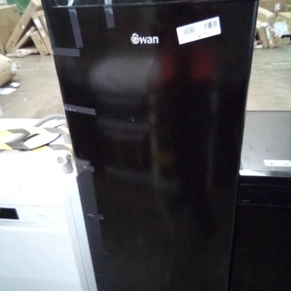 SWAN SR15680B 143CM HIGH LARDER FRIDGE BLACK