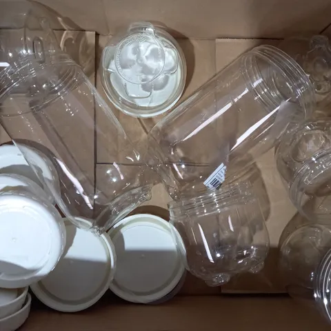 BOXED SET OF PLASTIC CONTAINERS